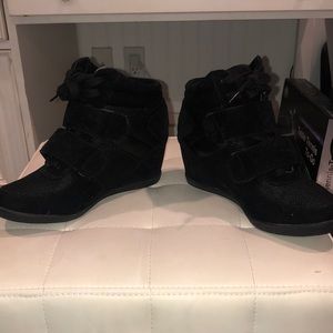 Black tie up sneaker booties